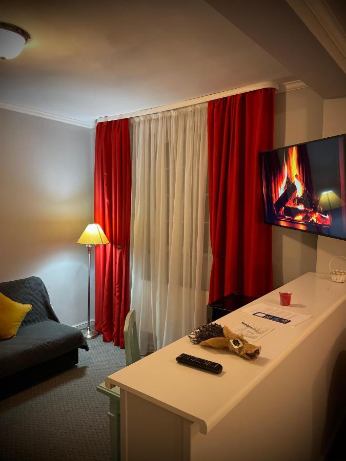 Vila De Argint Aleea Pelesului Nr 2 Sinaia Ngoại thất bức ảnh