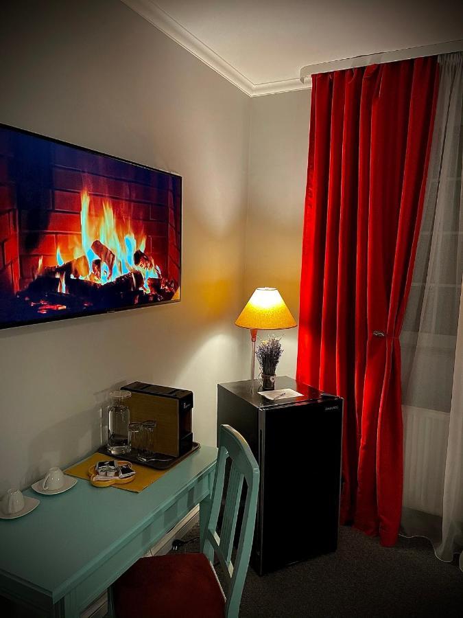 Vila De Argint Aleea Pelesului Nr 2 Sinaia Ngoại thất bức ảnh