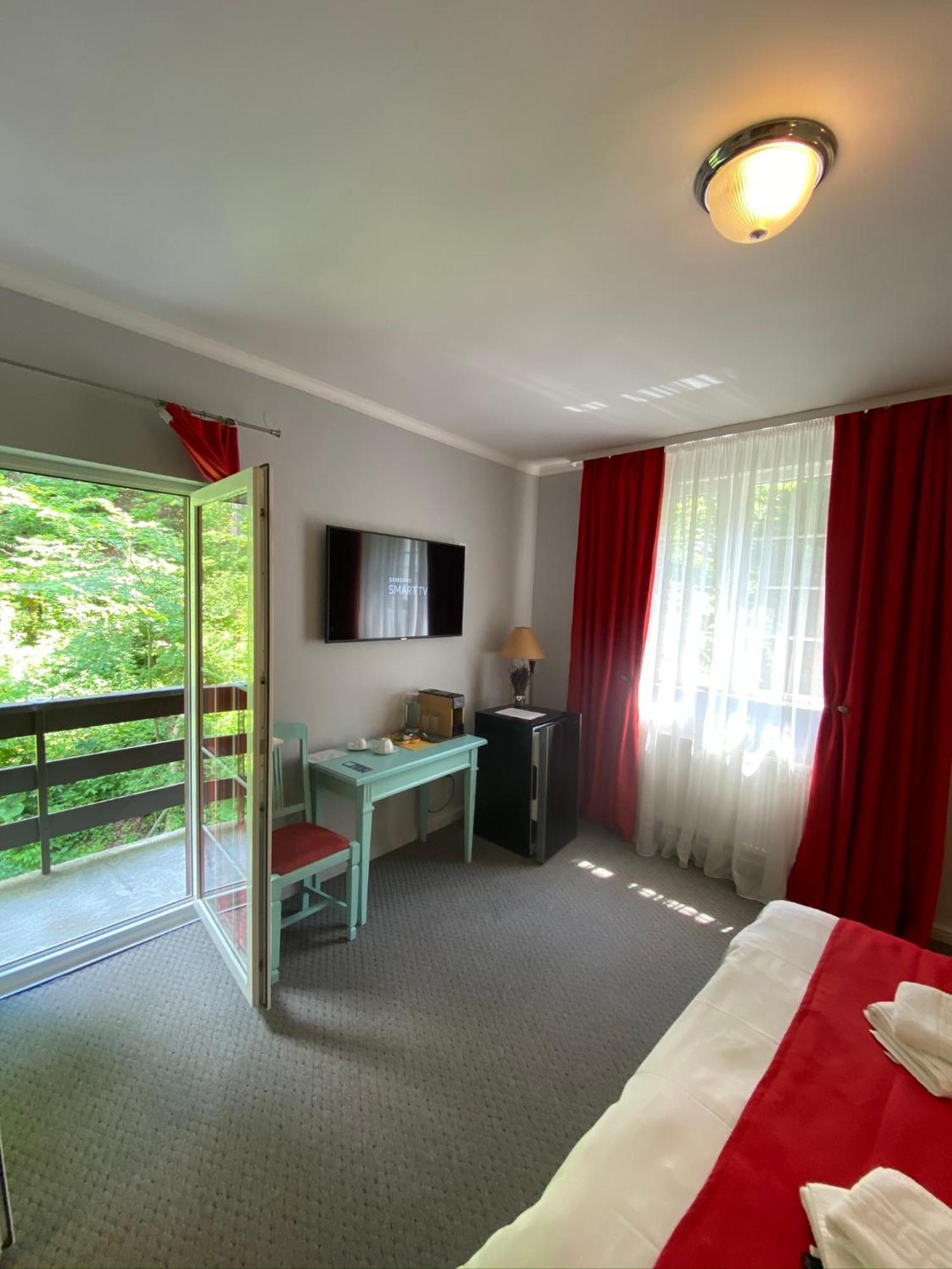 Vila De Argint Aleea Pelesului Nr 2 Sinaia Ngoại thất bức ảnh