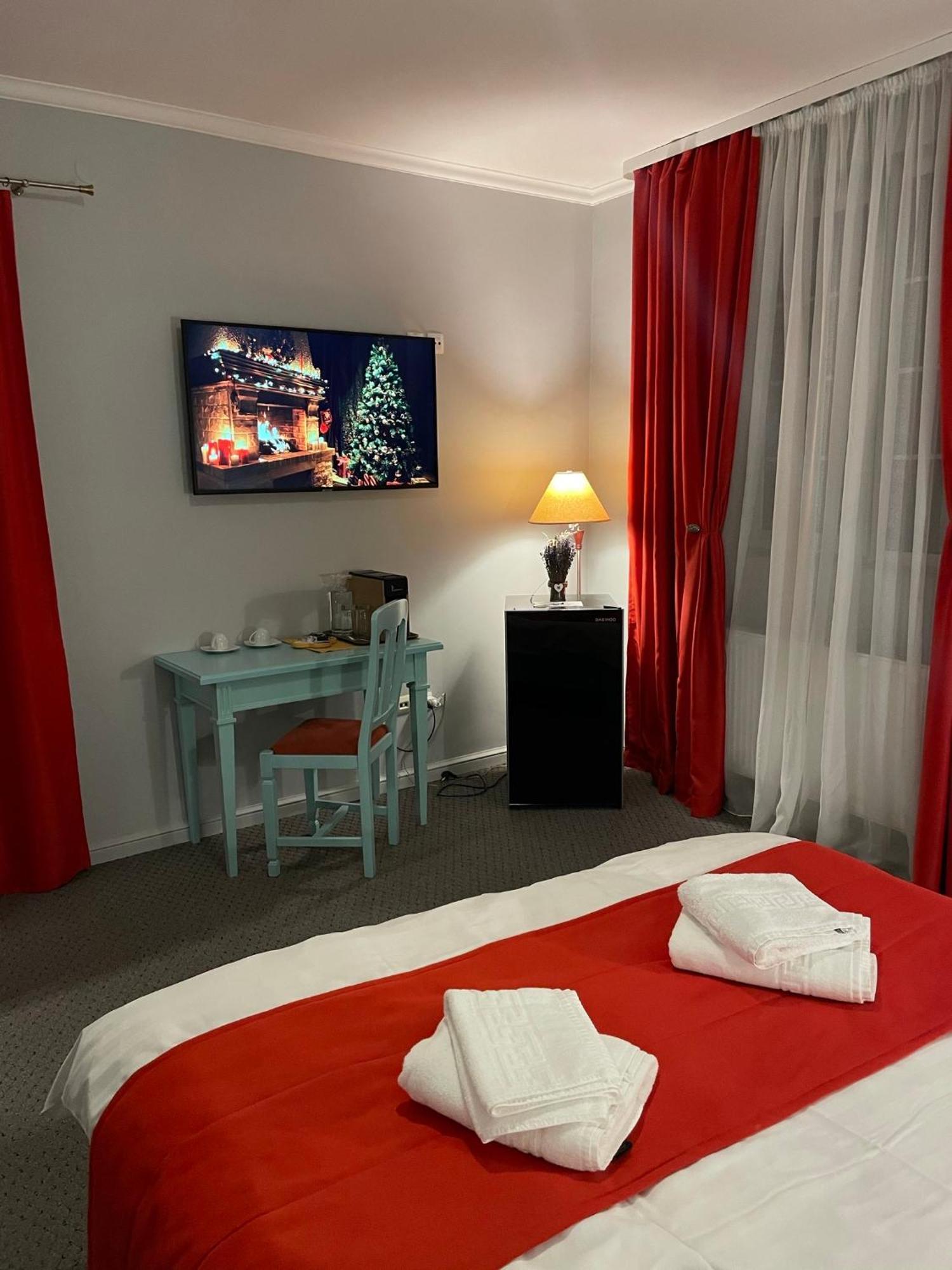 Vila De Argint Aleea Pelesului Nr 2 Sinaia Ngoại thất bức ảnh